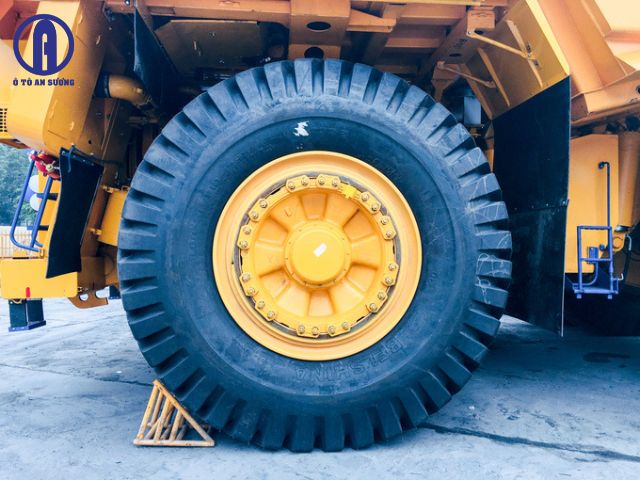 Bánh xe với bán kính khổng lồ
